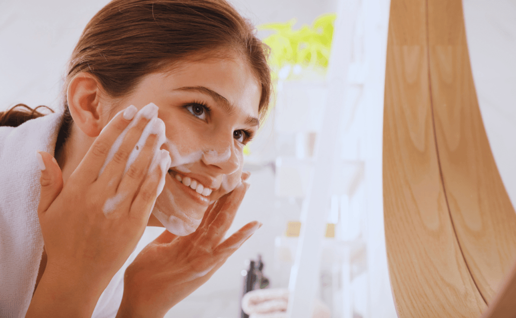 Which Is the Best Face Wash for Teenage Skin?
